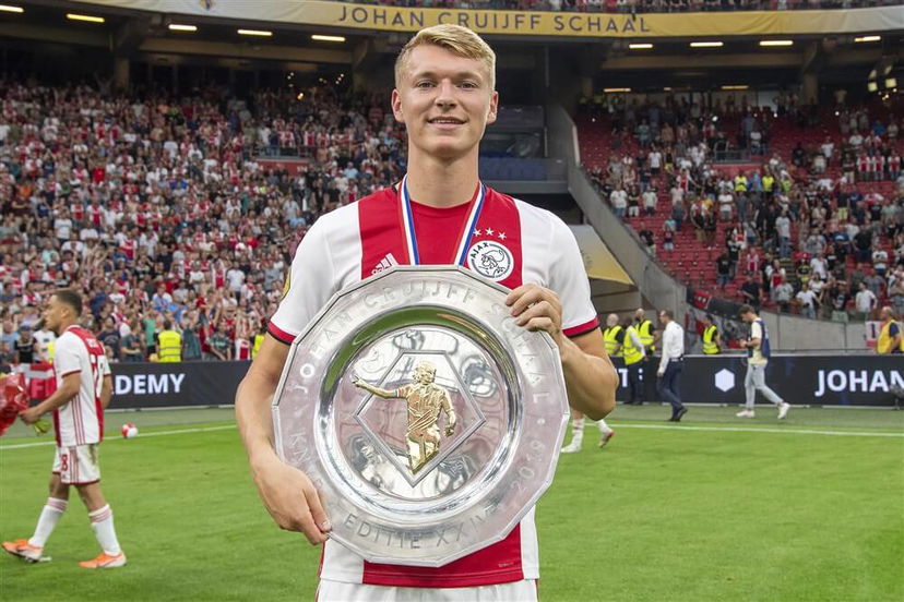 ELEGANZA E STRAPOTERE FISICO: SCHUURS, IL NUOVO CHE AVANZA IN CASA AJAX preview