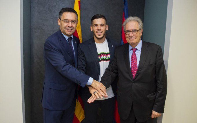 Ora è ufficiale: Barcellona, Carles Perez rinnova fino al 2022 preview