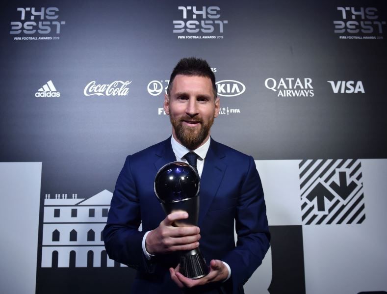 Messi re della Scala: “Che emozione poter dividere questa gioia con mio figlio”. E quel voto a CR7… preview