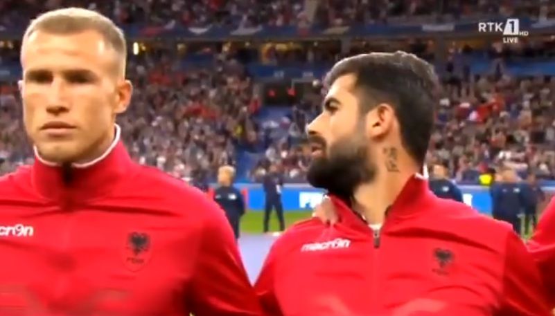 Che gaffe prima di Francia-Albania: parte l’inno ospite, ma è quello sbagliato. Il video article-post