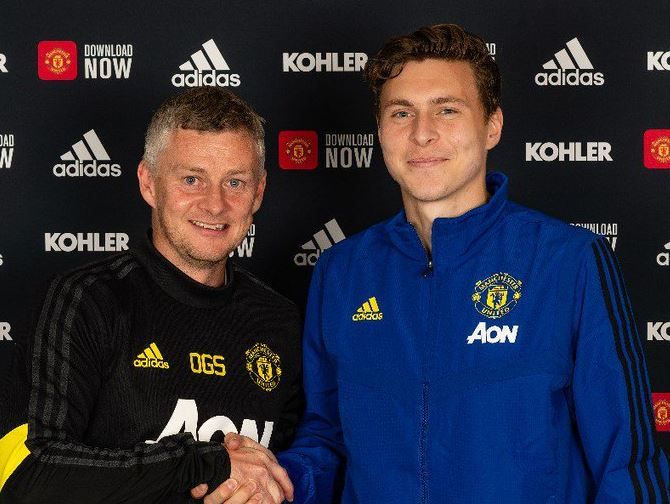 Lo United blinda Lindelof: è ufficiale il rinnovo fino al 2024 con opzione preview