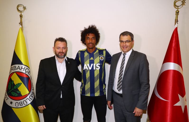 Colpo Fenerbahce: è ufficiale l’arrivo di Luiz Gustavo dal Marsiglia preview