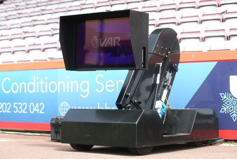 Olanda rivoluzionaria: le immagini del VAR sui maxischermi degli stadi preview