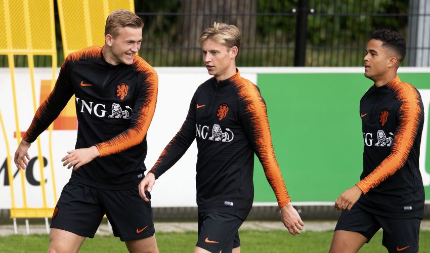 Kluivert difende De Ligt: “Non è facile adattarsi in Italia, anch’io ho impiegato un po’ di tempo” article-post