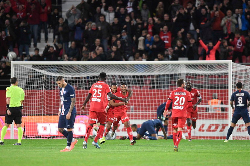 Clamoroso in Ligue 1, il Dijon piega in rimonta il Psg. Icardi colpisce una traversa preview