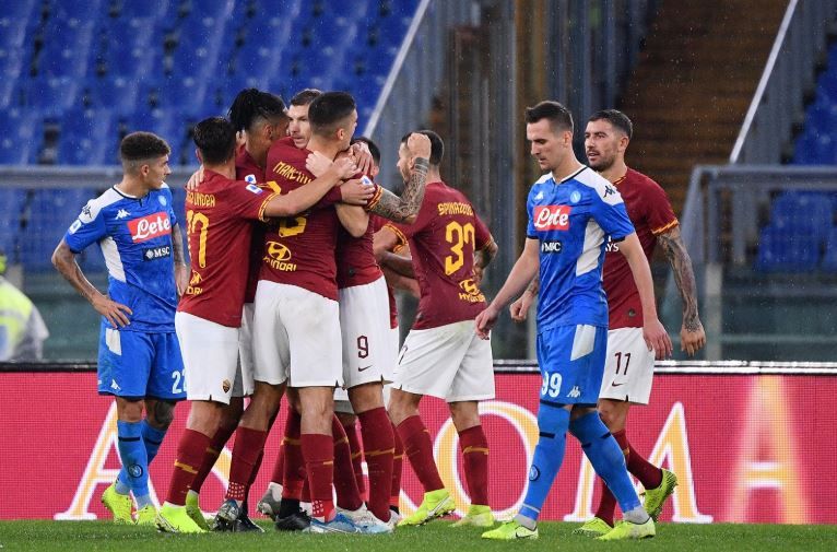 I cori contro Napoli, l’intervento di Rocchi, la gara sospesa all’Olimpico: la ricostruzione preview