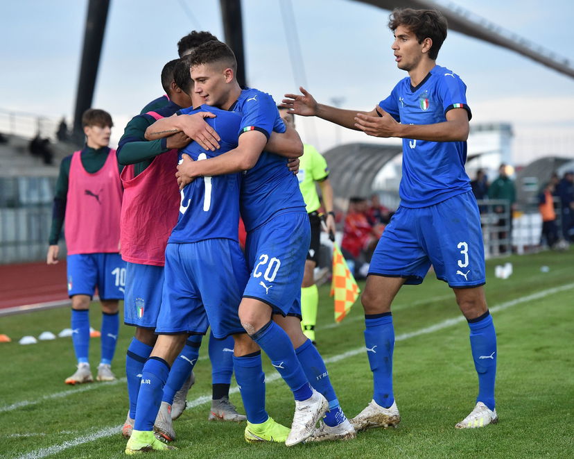 L’Italia Under 19 batte Cipro, segnano Esposito e Riccardi preview