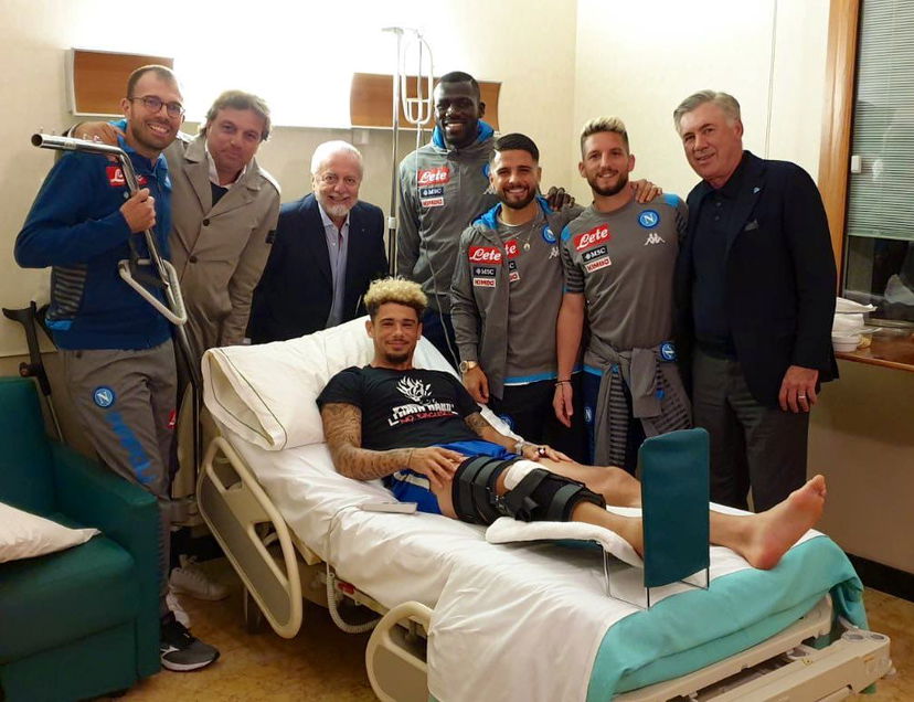 Napoli, la squadra fa visita a Malcuit in ospedale. La foto preview