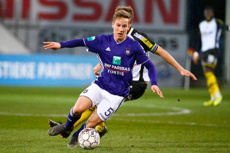 FANTASIA E GEOMETRIE IN MEZZO AL CAMPO: VERSCHAREN, IL GIOIELLINO BELGA DELL’ANDERLECHT preview