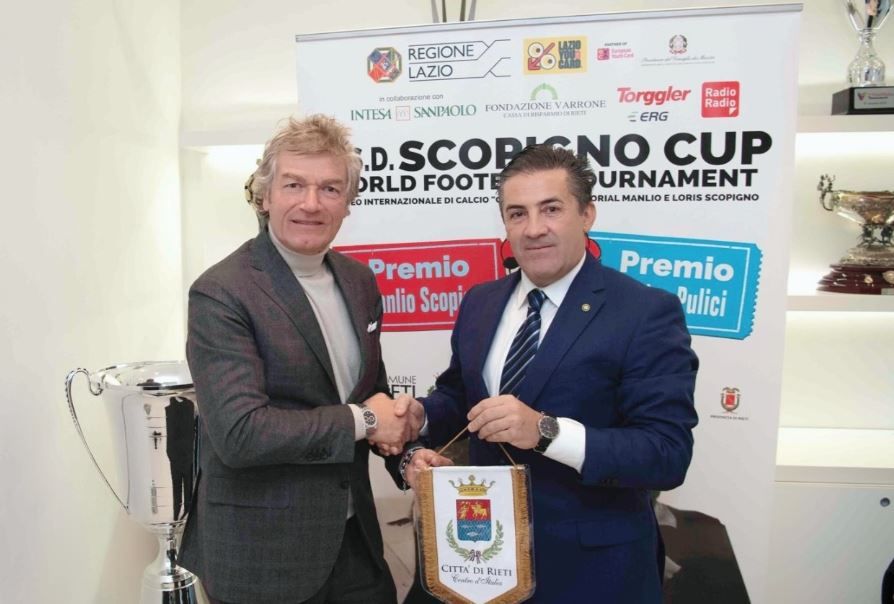 Antognoni riceve il premio alla carriera “Manlio Scopigno e Felice Pulici”. La foto article-post