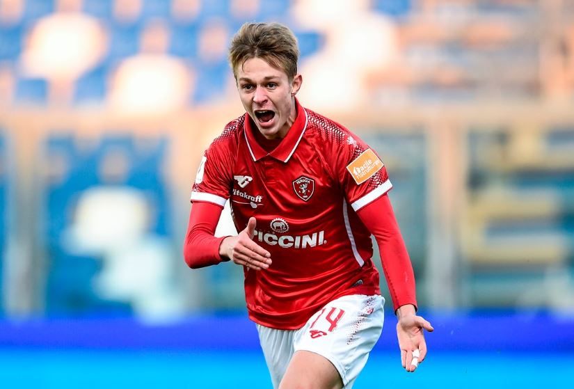 ELEGANZA E DINAMISMO: NICOLUSSI CAVIGLIA, L’EBBREZZA DELLA PRIMA VOLTA preview