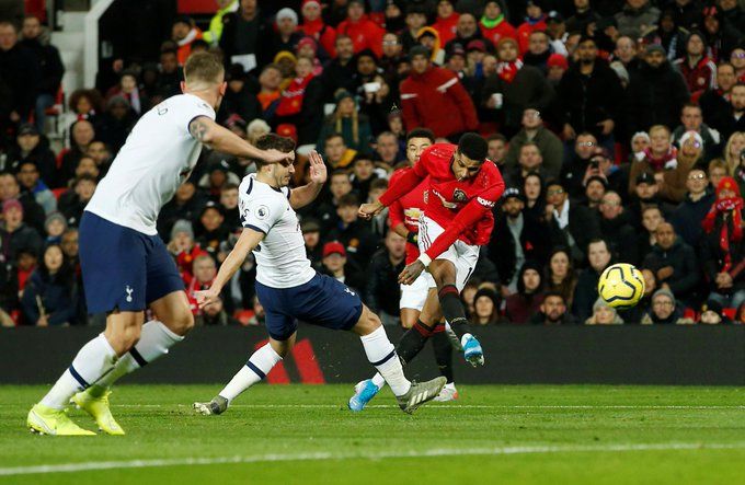 Premier: primo ko per Mou, lo United piega 2-1 il Tottenham. Cutrone lancia il Wolverhampton. Ok Leicester e Chelsea preview