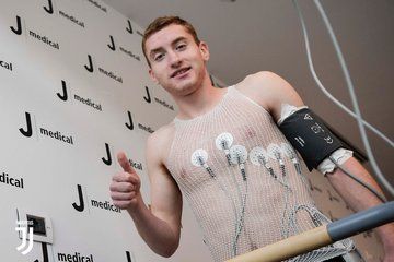 Kulusevski: “Dybala? Sinistro magico, non vedo l’ora di duettare con lui. Sarri? Ha inciso nella mia scelta” article-post