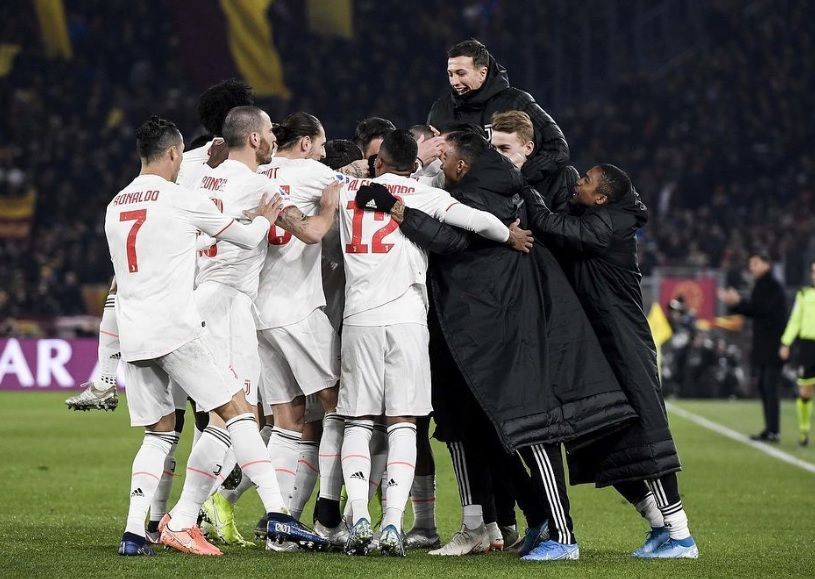 CR7 esulta sui social: “Finalmente siamo in vetta, dove ci compete!” article-post