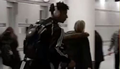 Todibo ha scelto lo Schalke: il giocatore è già in Germania. La foto dell’arrivo preview