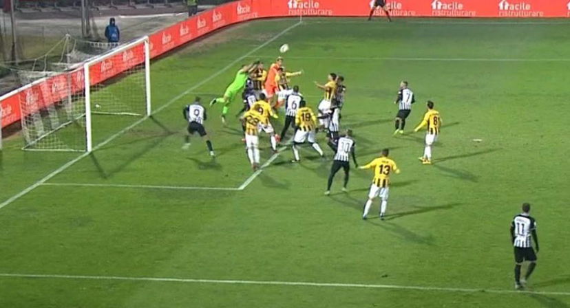 QUANDO IL CALCIO INCONTRA L’EPICA: PROVEDEL, IL PORTIERE GOLEADOR preview