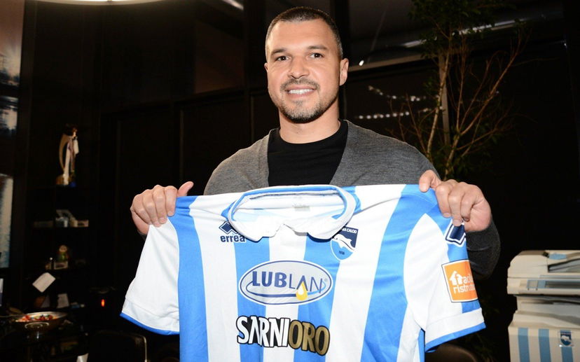 Assurdo Bojinov: neanche il tempo di esordire, si fa espellere mentre è in panchina! preview