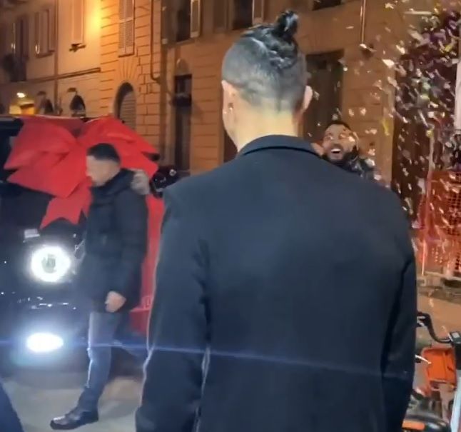 CR7, festa a sorpresa per i 35 anni e un’auto in regalo. Il video preview
