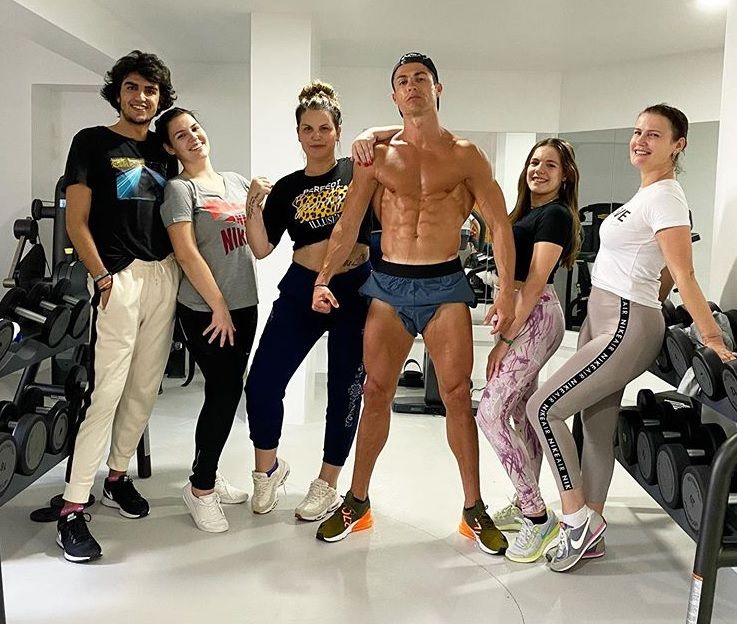 Allenamento in famiglia a Madeira per Cristiano Ronaldo. La foto preview