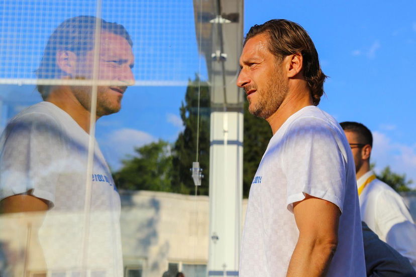 Totti: “Ho visto file di gente che va al mare, dovete stare a casa” preview