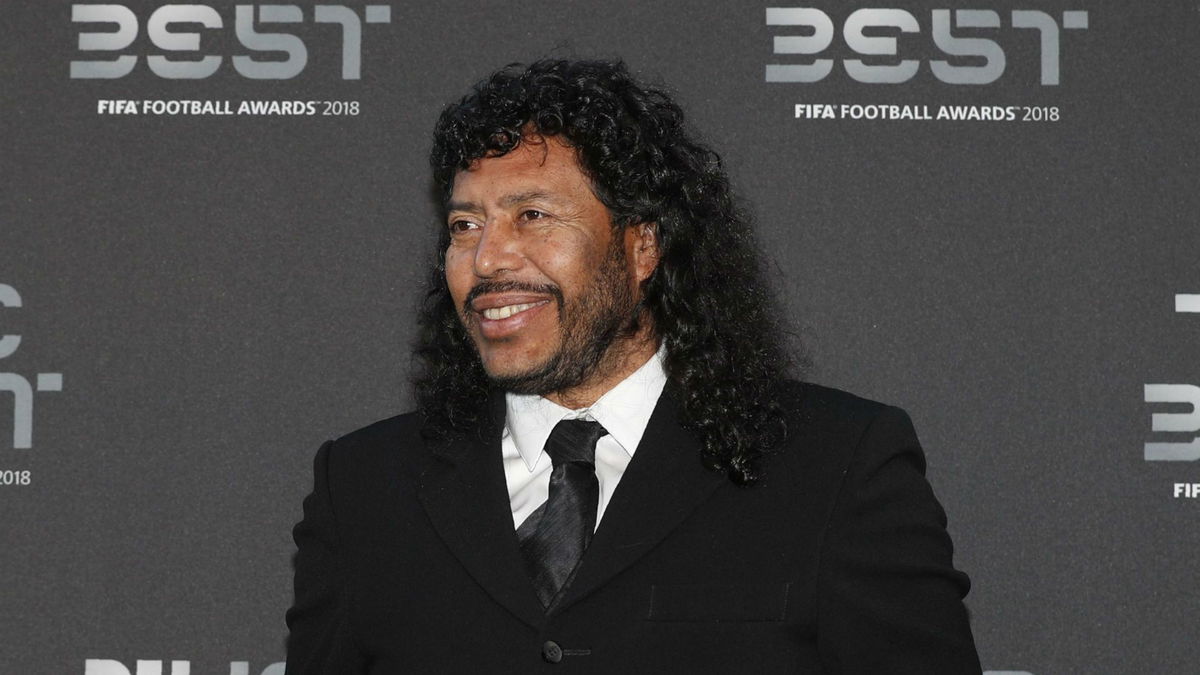Higuita ricorda Italia ’90 e si unisce al coro: “Se potete fare le vostre cose da casa, non uscite” article-post