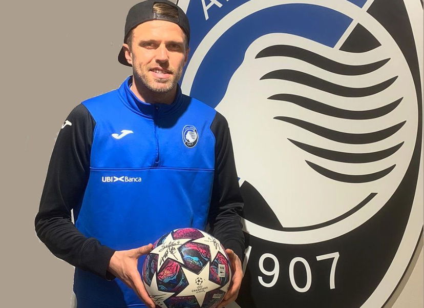 Ilicic dona il pallone di Valencia all’Ospedale Giovanni XXIII di Bergamo preview