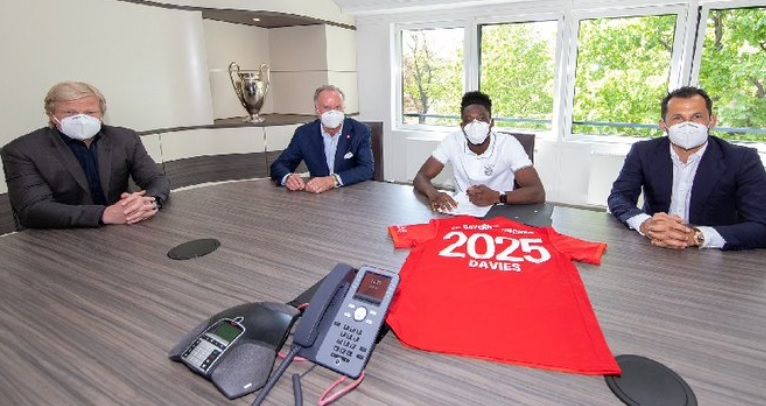 Ufficiale: Bayern, Alphonso Davies blindato fino al 2025. La foto preview