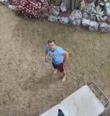 Antonio Cassano sorpreso da un gavettone della moglie. Il video article-post