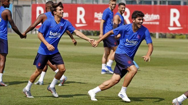 Barcellona, il centrocampo del futuro passa da Aleñá e Puig: dalla prossima stagione saranno in prima squadra article-post