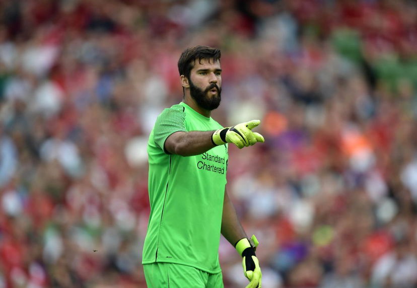 Alisson: “Lewandowski il 9 più forte del momento. Stanno facendo bene anche Benzema e Nunez” preview