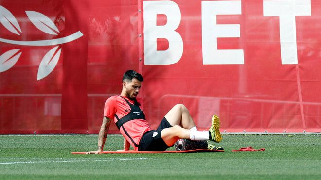 Siviglia, problemi al ginocchio per Suso: a rischio la sua presenza nel derby preview