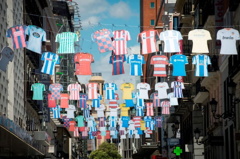 Si rialza il sipario sulla Liga: riparte la sfida Barça-Real per il titolo. Oggi il derby di Siviglia preview