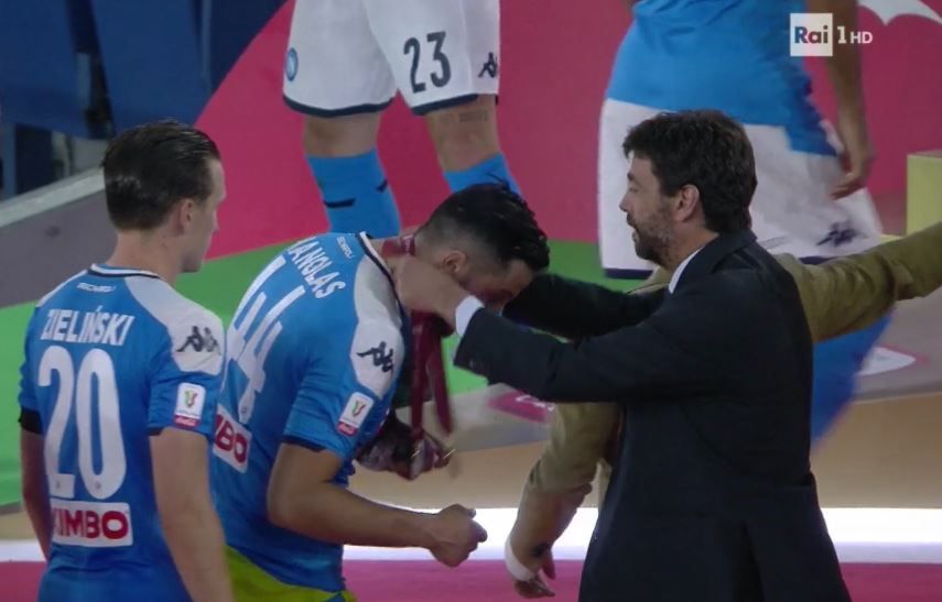 Coppa Italia, la premiazione: anche Agnelli consegna le medaglie al Napoli article-post