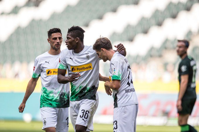 Bundesliga: il Moenchengladbach mette pressione al Leverkusen: 3-0 al Wolfsbueg preview