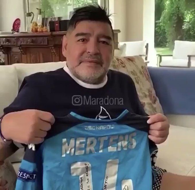 Maradona scrive a Mertens: “Orgoglioso di te. Ora un altro scudetto per la gente di Napoli” preview