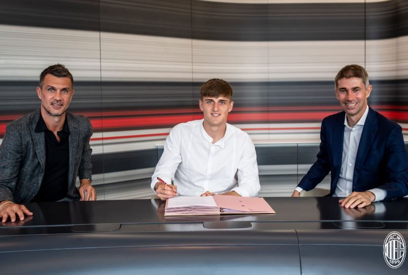 Il Milan blinda il baby Colombo: è ufficiale il rinnovo fino al 2024 preview