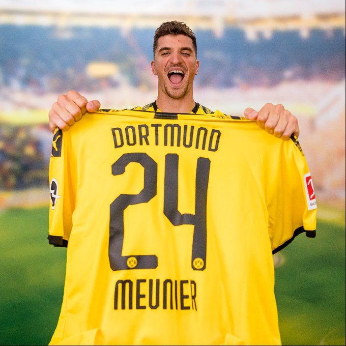 Sport: il Barcellona pensa ancora a Meunier per la corsia destra preview