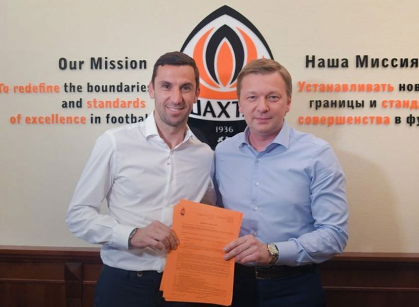 Ufficiale: Shakhtar Donetsk, termina il rapporto con il mister van Leeuwen. Srna allenatore ad interim fino a fine stagione preview