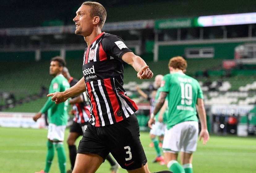 FORZA E STACCO IMPERIOSO: STEFAN ILSANKER, IL MEDIANO VECCHIO STILE preview