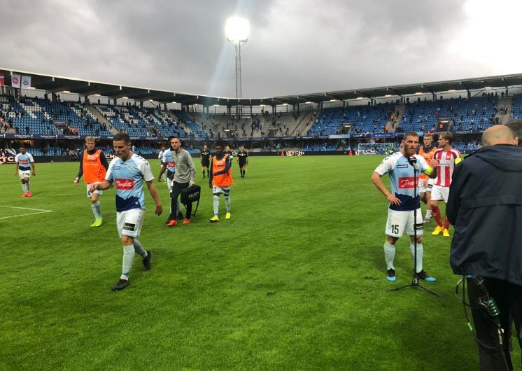 Danimarca, non c’è distanziamento sociale tra i tifosi: l’arbitro sospende la finale di Coppa preview