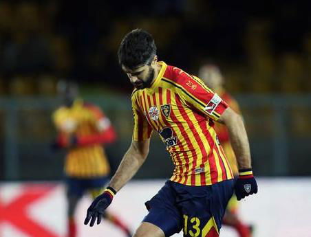 Rossettini ricoverato per febbre. Escluso il Covid-19 per il difensore del Lecce preview