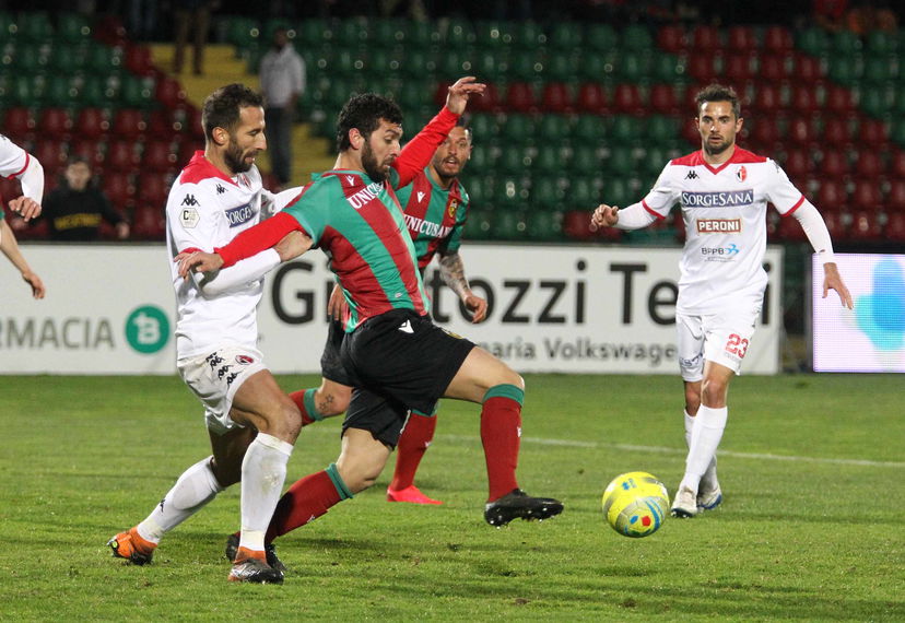 La Ternana scappa: espugna il San Nicola con doppietta del barese Partipilo preview