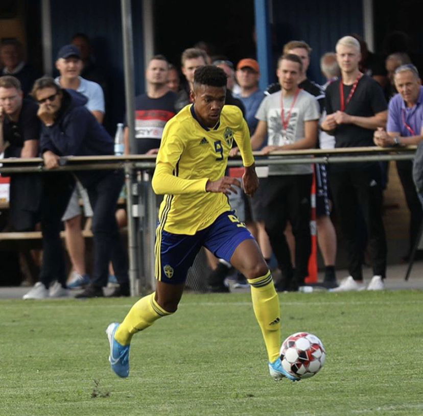 ROBACK VOTA MILAN NEL MITO DI HENRY preview