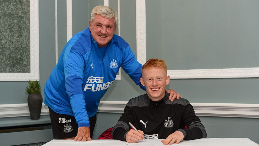 Ufficiale: Newcastle, rinnovato il contratto di Longstaff preview
