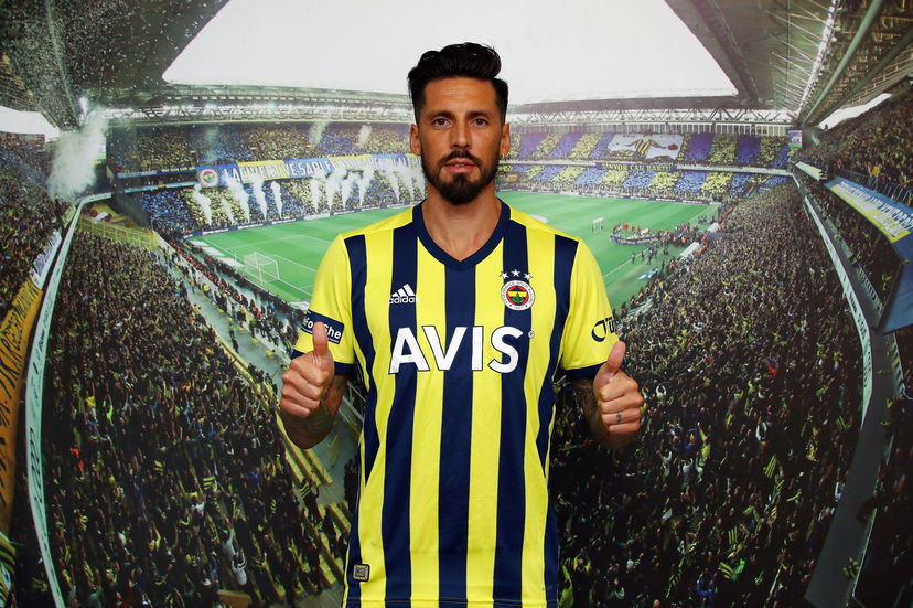Ufficiale: l’ex milanista Sosa è un nuovo giocatore del Fenerbahçe preview