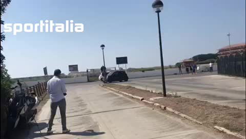 Milik lascia Castelvolturno, mentre il suo agente è a Roma. Il video preview