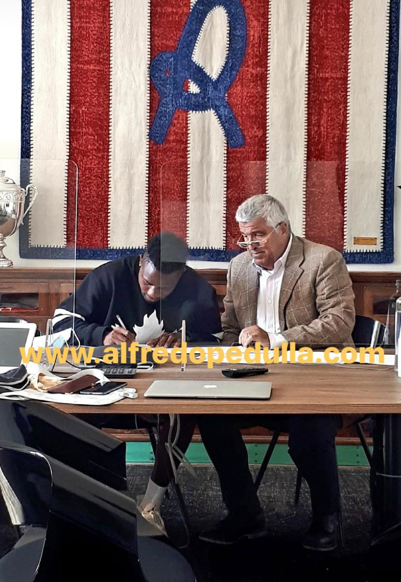 Jallow al Vicenza, la foto della firma preview