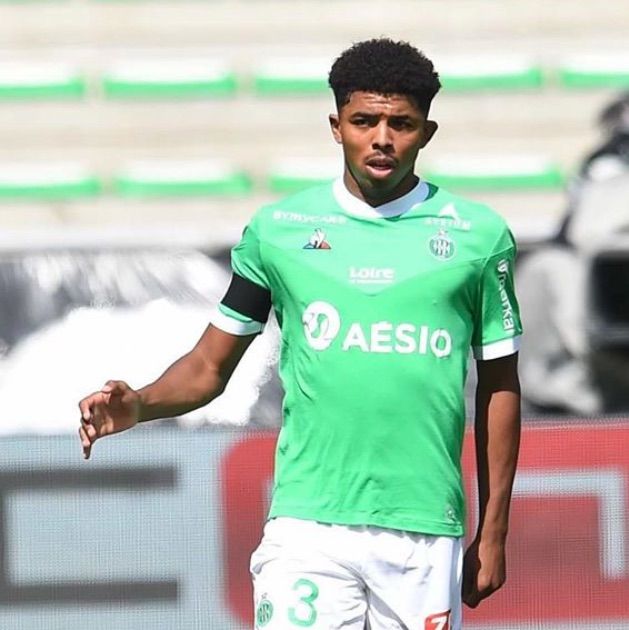 Milan, sempre Fofana la prima scelta per la difesa. Dipende tutto da Paquetà preview