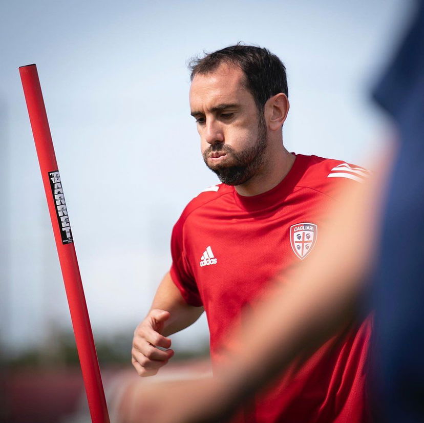 Godin saluta il Cagliari: “I dirigenti sono il problema di questo club. Dette tante falsità sul mio conto” preview