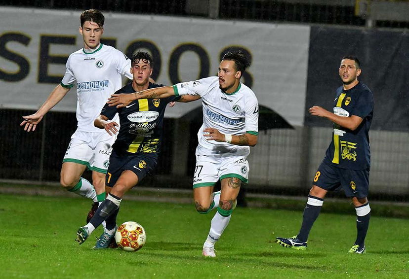 Serie C: tris Bari. Blitz Avellino a Palermo. Crolla il Perugia a Mantova preview